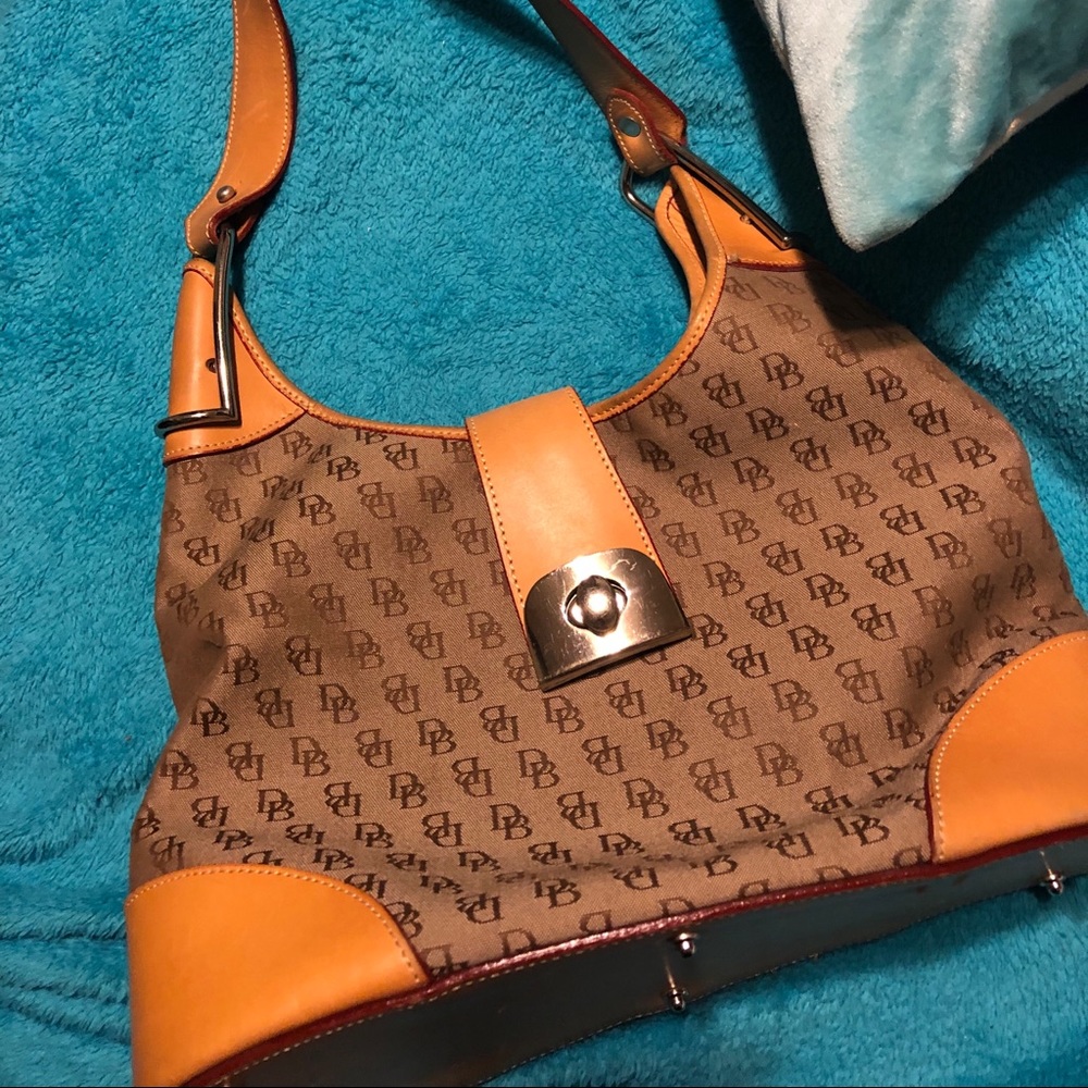 Authentic Dooney & Bourke Large shoulder bag